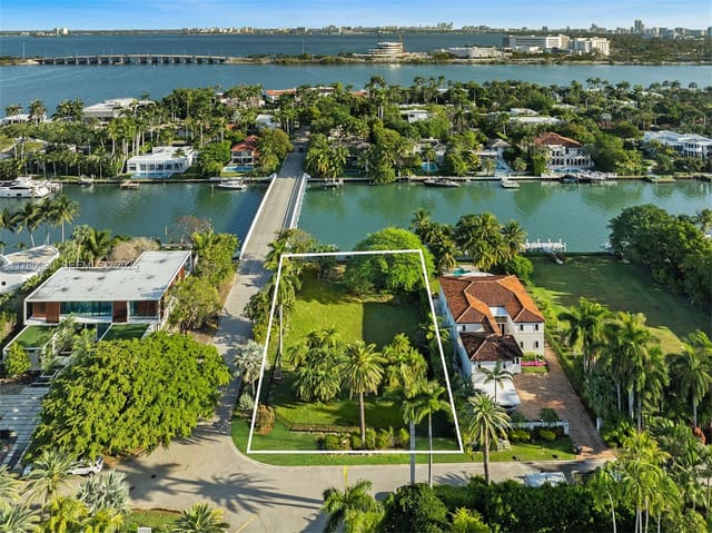 1635 W 27th Street, Miami Beach, FL 33140