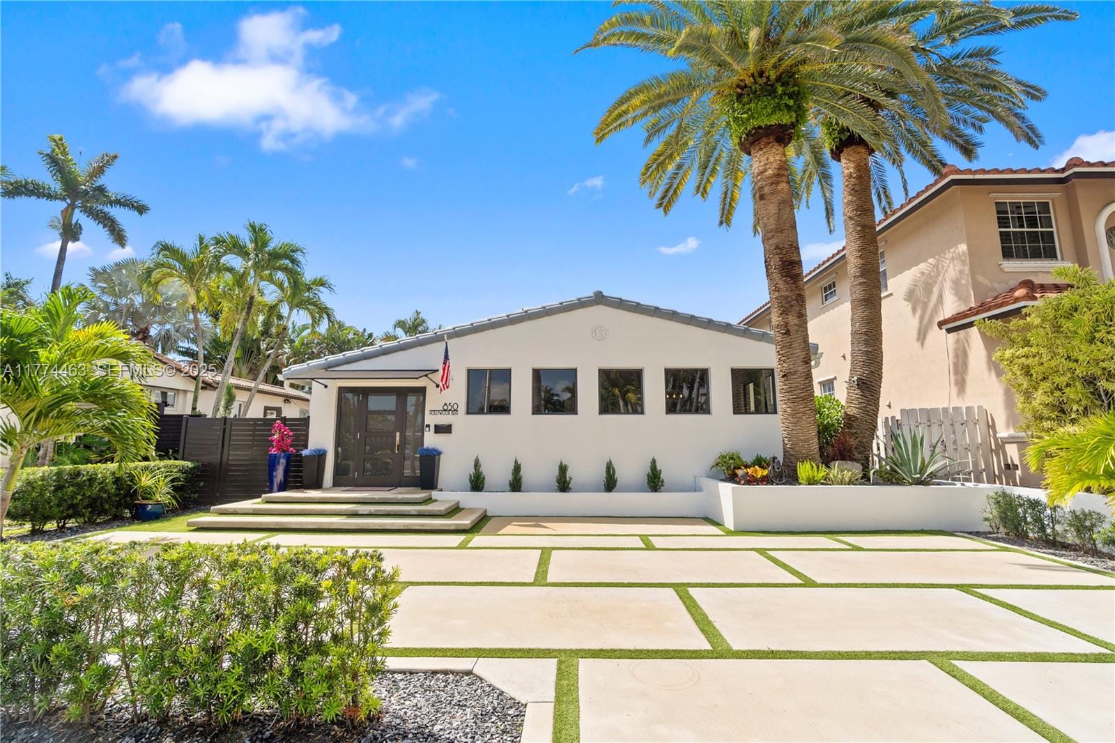 850 Hollywood Boulevard, Hollywood, FL 33019