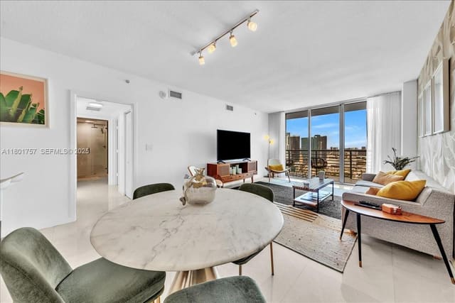 335 S Biscayne Boulevard 4000, Miami, FL 33131