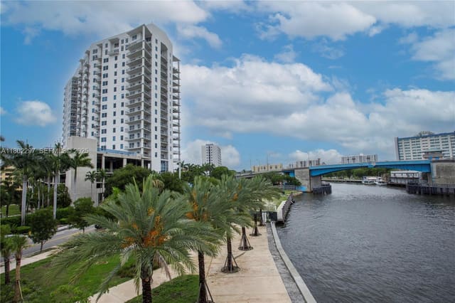 10 SW South River Drive 1715, sold in Neo Condo, Miami, FL