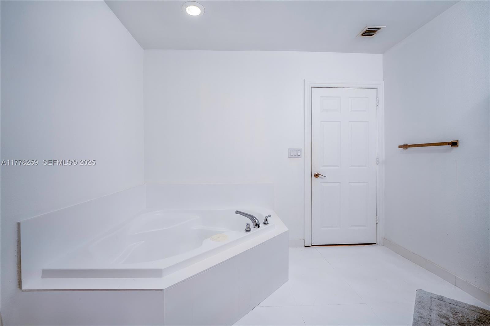 3001 NE 185th Street 127, Aventura, FL 33180 photo 17