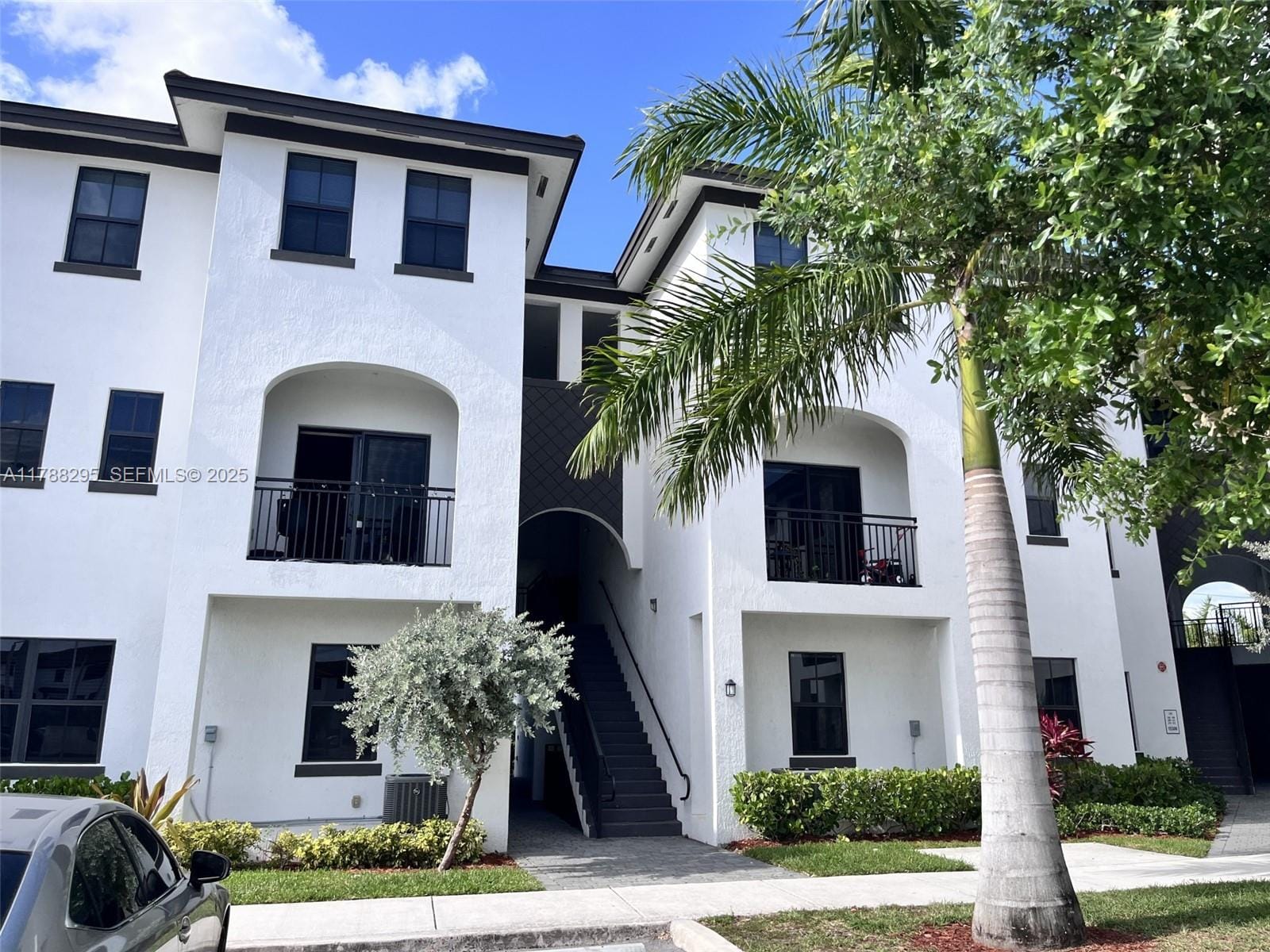 15500 SW 136th Street 104 — photo 3