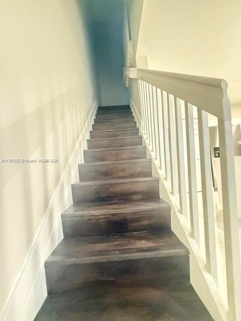 933 NE 42nd Place — photo 9