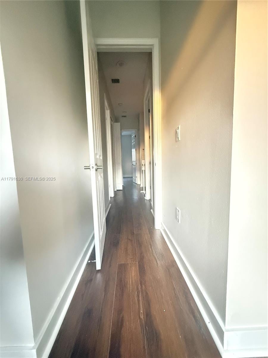 933 NE 42nd Place — photo 10