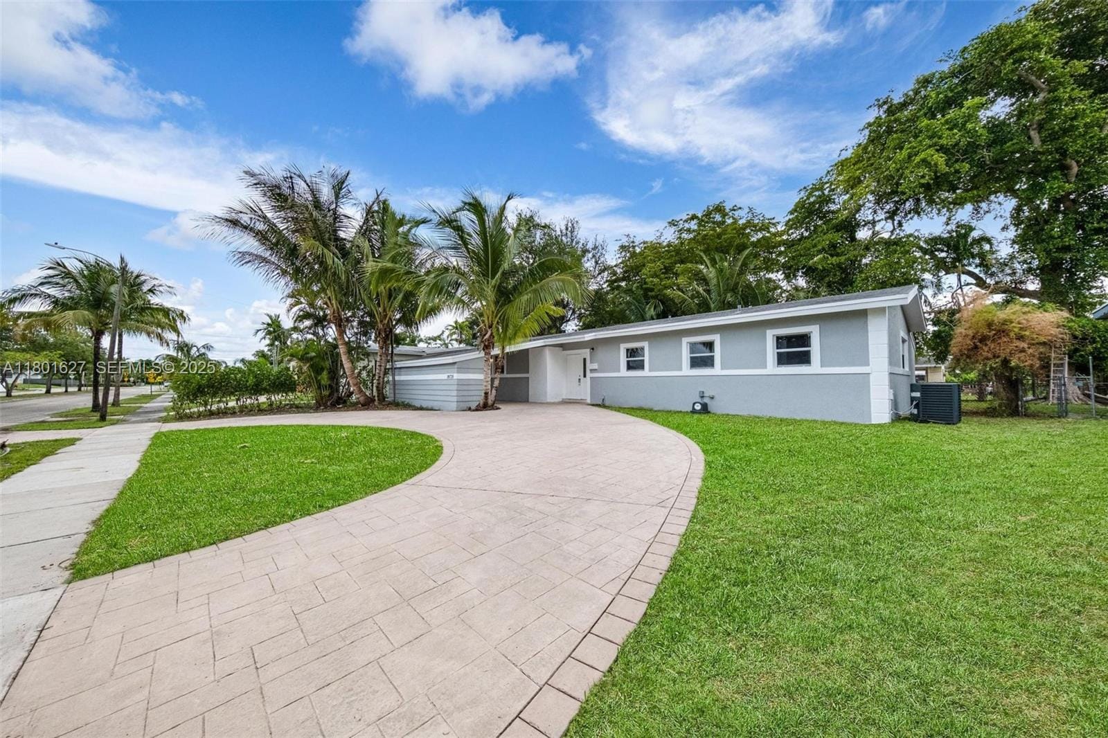 19735 NE 12th Avenue, Miami, FL 33179 photo 2