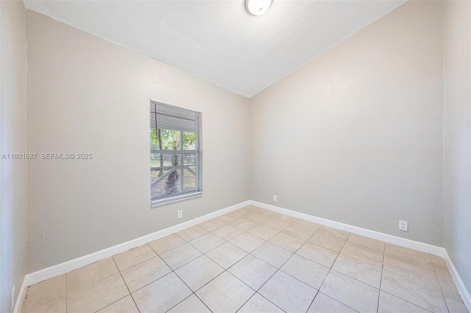 19735 NE 12th Avenue, Miami, FL 33179 photo 22