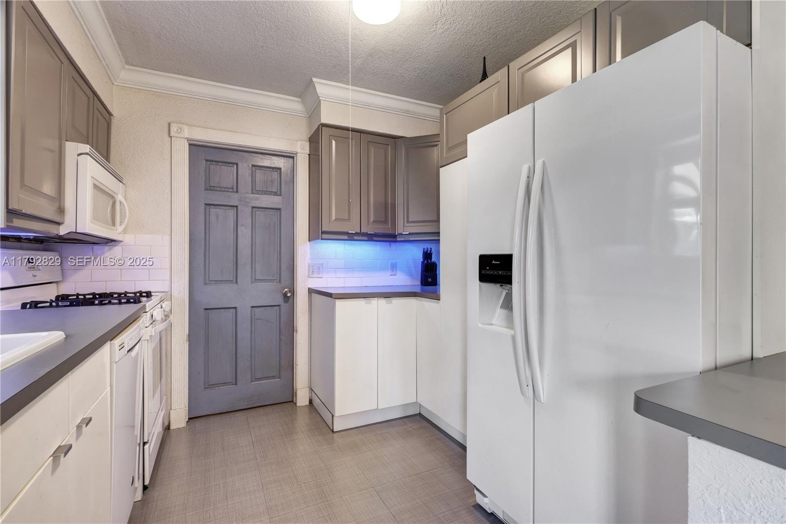 11450 NW 45th Place, Sunrise, FL 33323 photo 2