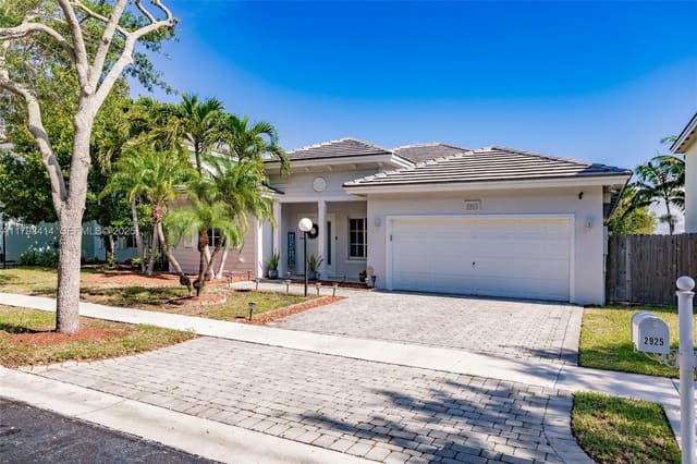 2925 NE 4th Street, sold in Carmens Place, Homestead, FL