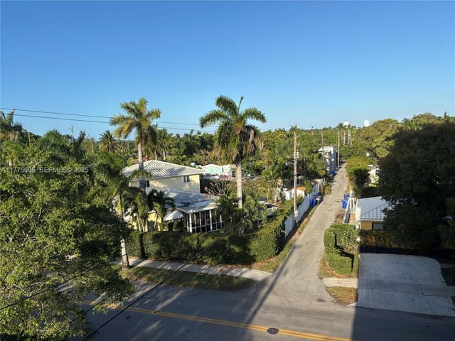 1701 Washington Street 404, sold in Princeton Condominium, Hollywood, FL