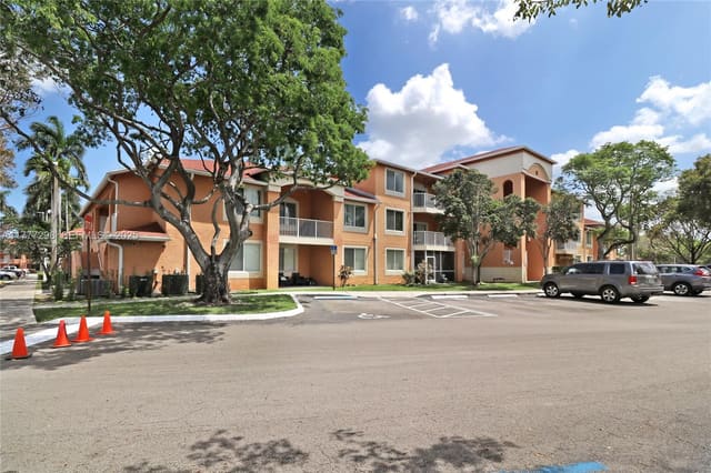 6952 SW 39th Street C302, Davie, FL 33314
