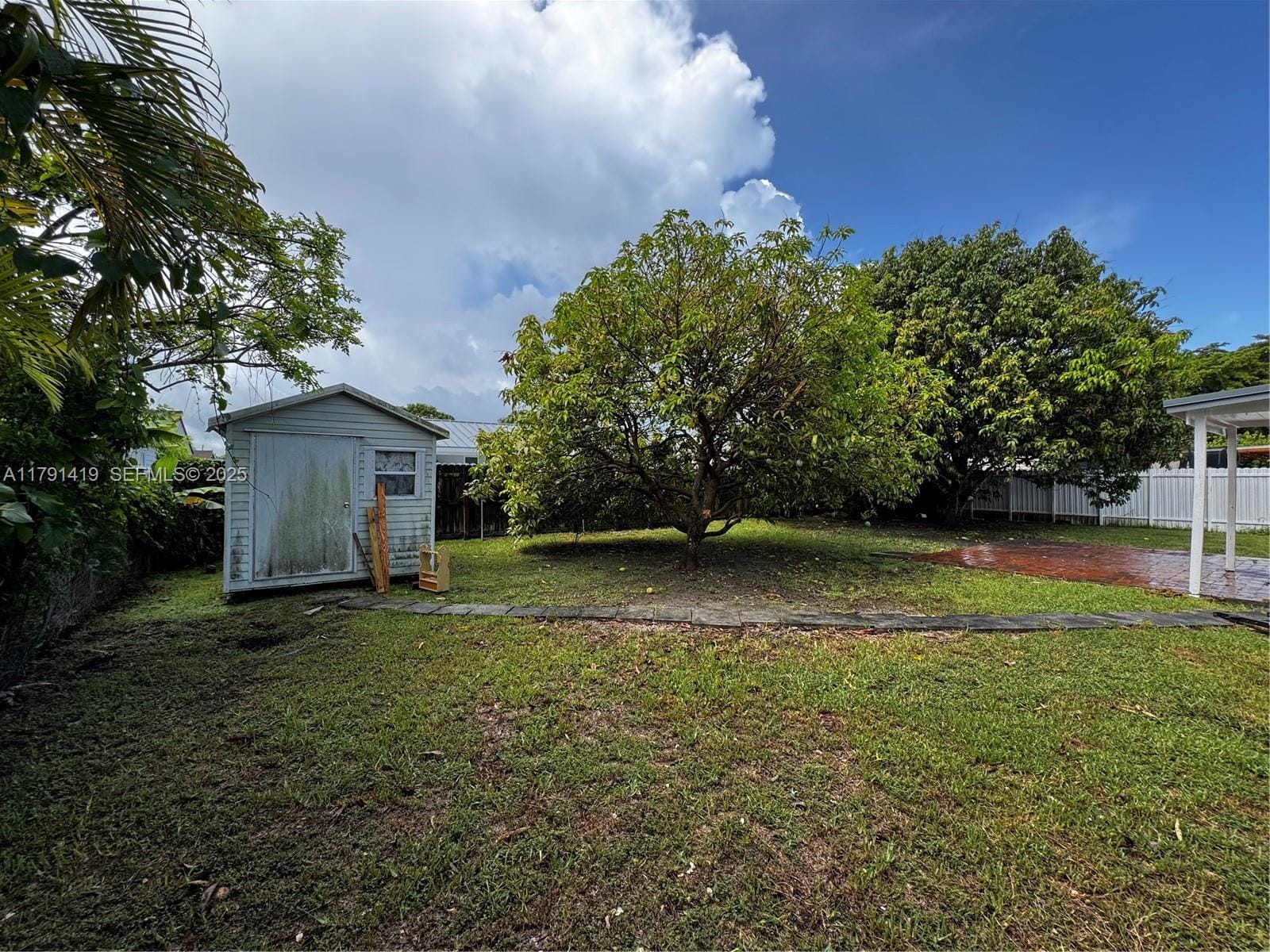 11104 SW 154th Terrace — photo 4