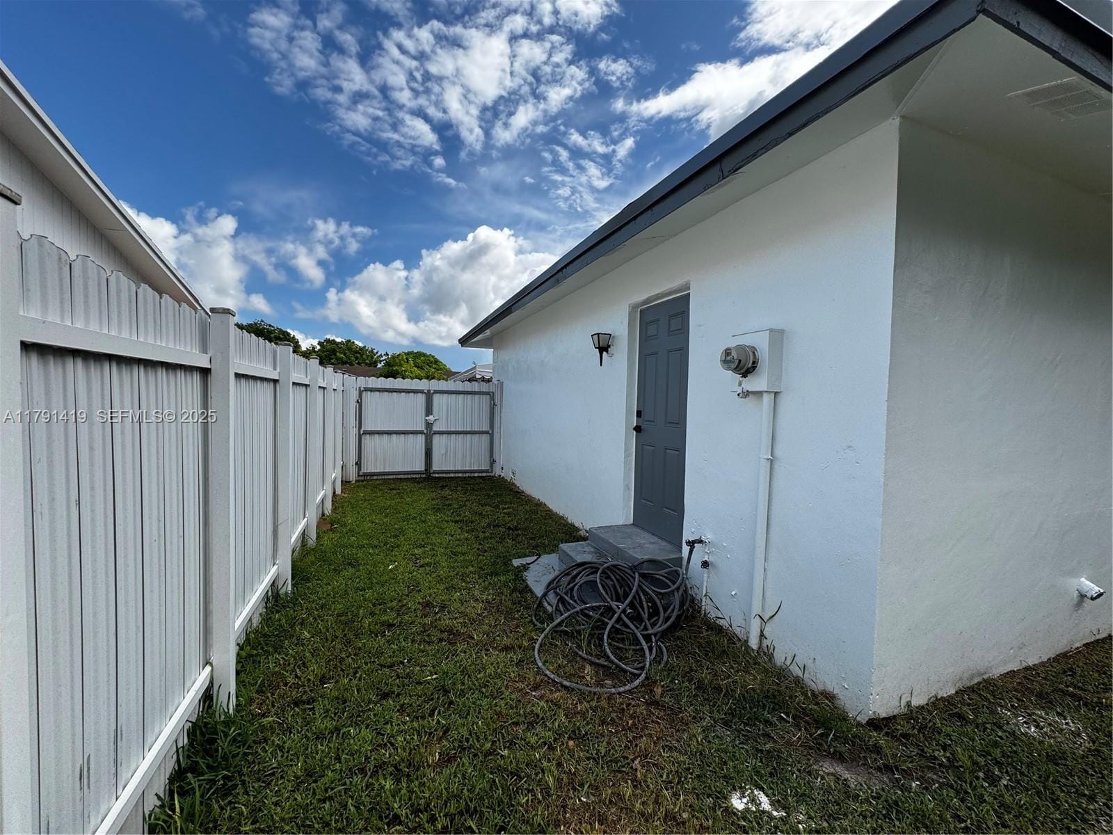 11104 SW 154th Terrace — photo 5