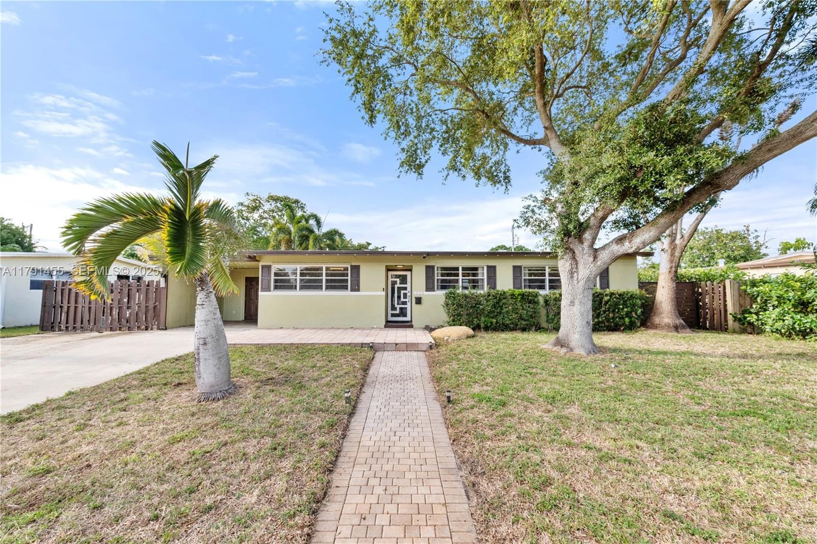 6829 NW 13th Street, Plantation, FL 33313