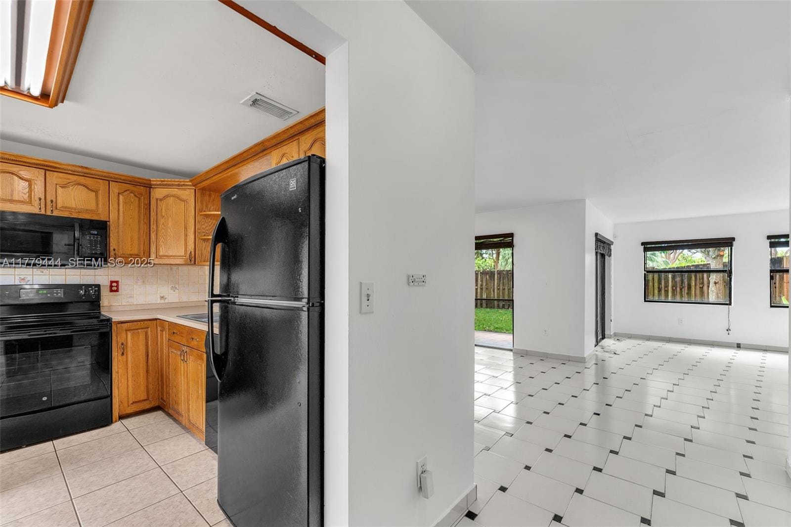 15026 SW 96th Terrace, Miami, FL 33196 photo 3