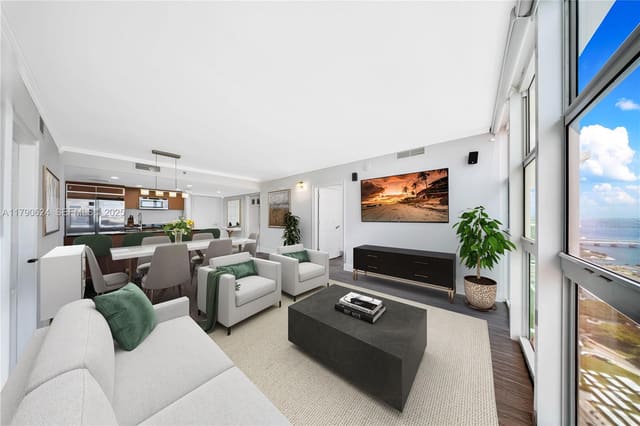50 Biscayne Boulevard 4004, Miami, FL 33132