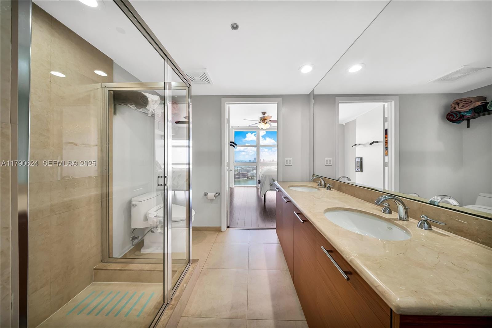 50 Biscayne Boulevard 4004, Miami, FL 33132 photo 10
