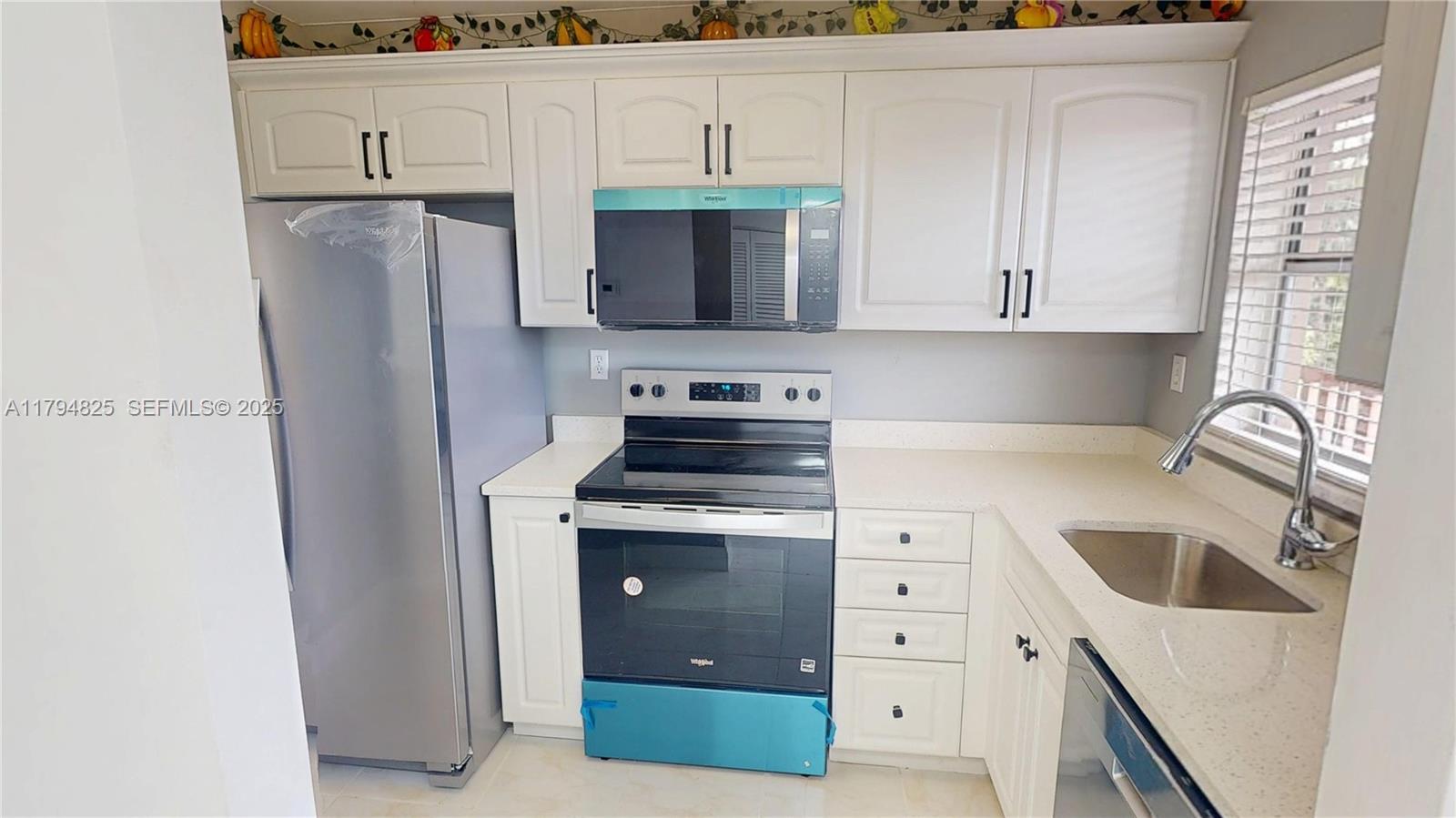 9900 Sunrise Lakes Boulevard 309, Sunrise, FL 33322, Sunrise
