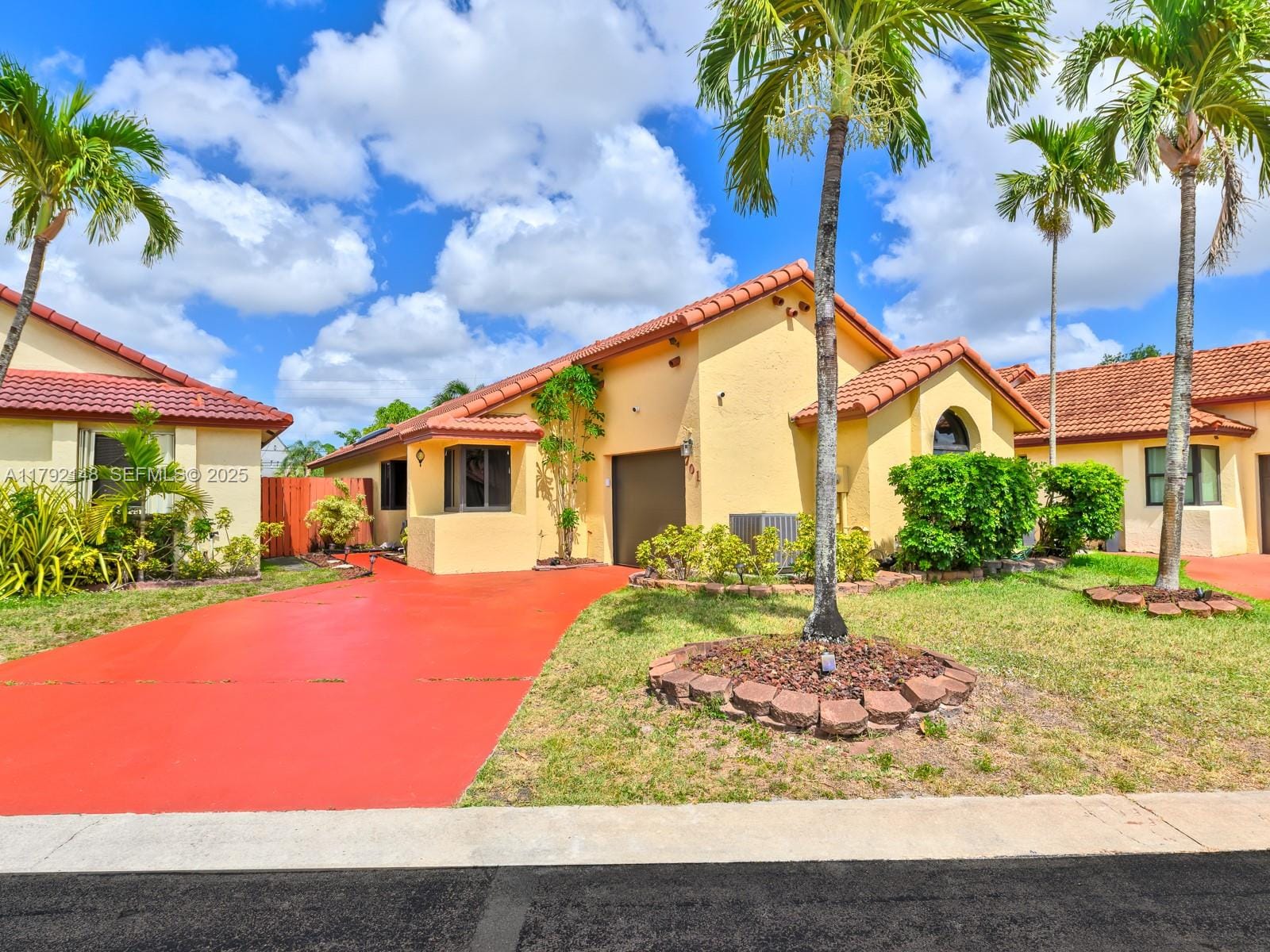 701 SW 113th Avenue, Pembroke Pines, FL 33025 photo 2