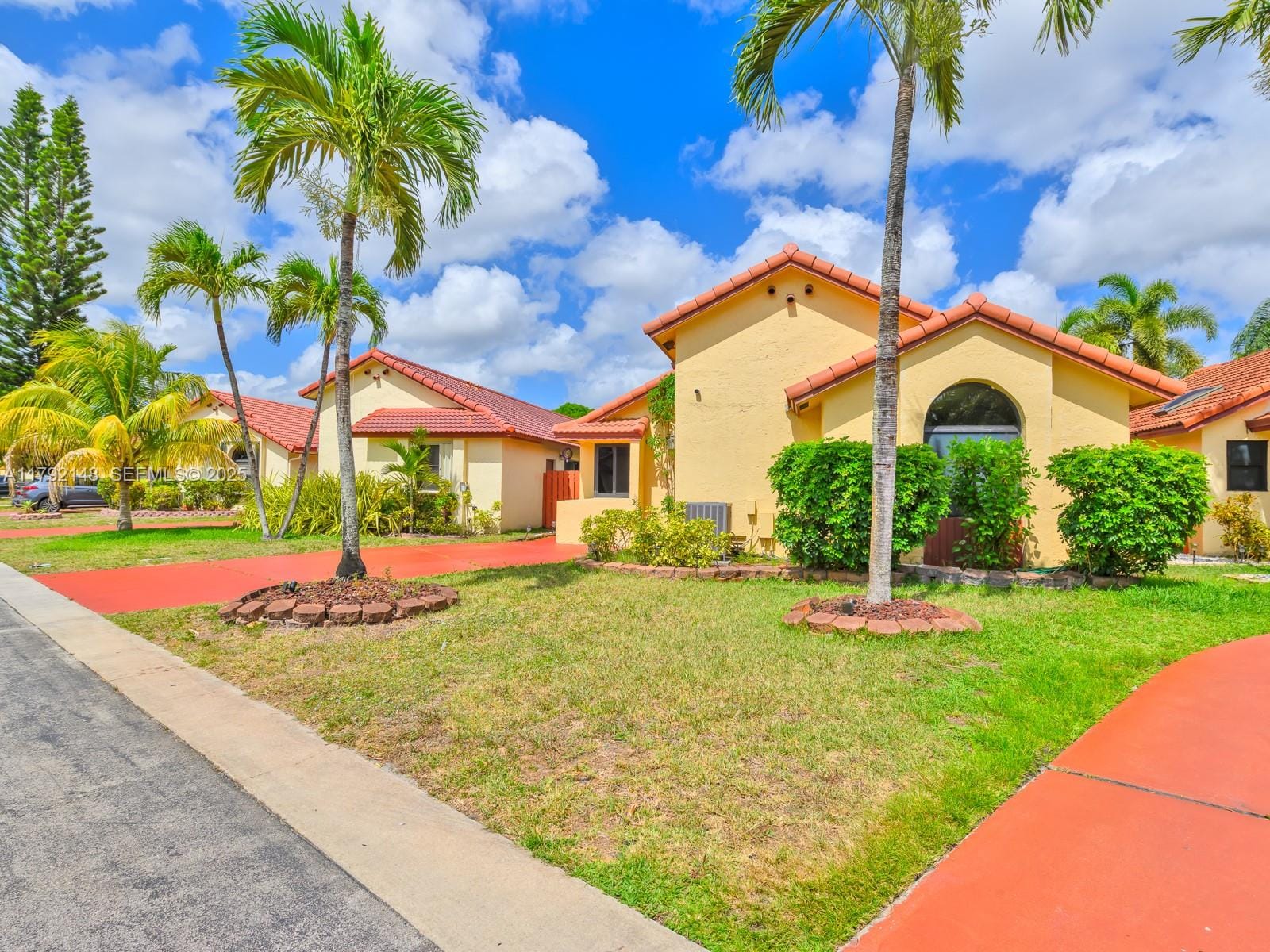 701 SW 113th Avenue, Pembroke Pines, FL 33025 photo 3