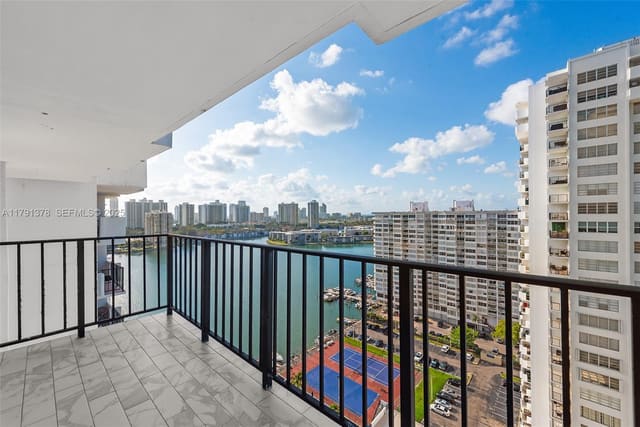 2780 NE 183rd Street 2106, Aventura, FL 33160