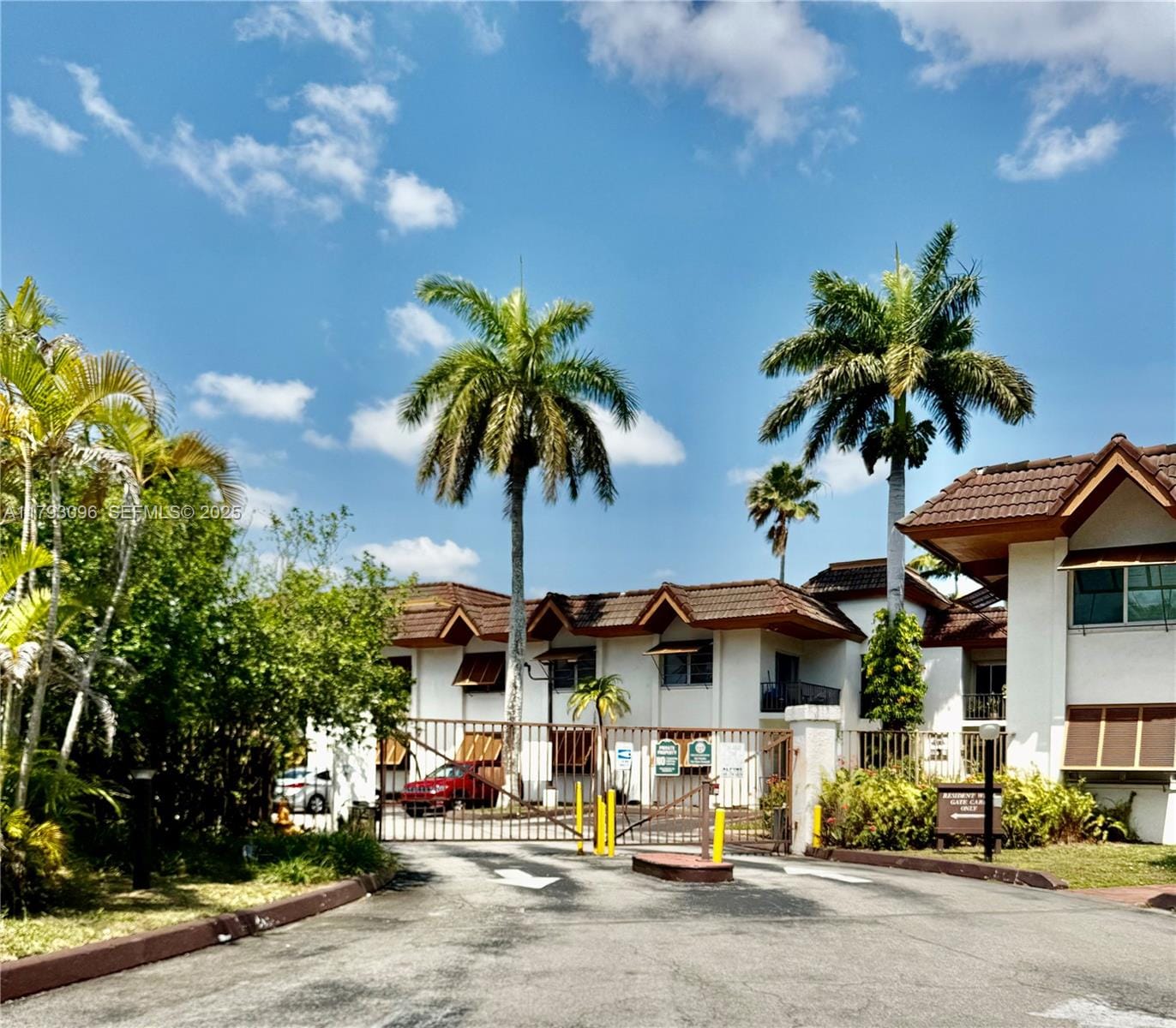 9352 SW 77th Avenue H3, Miami, FL 33156 photo 2