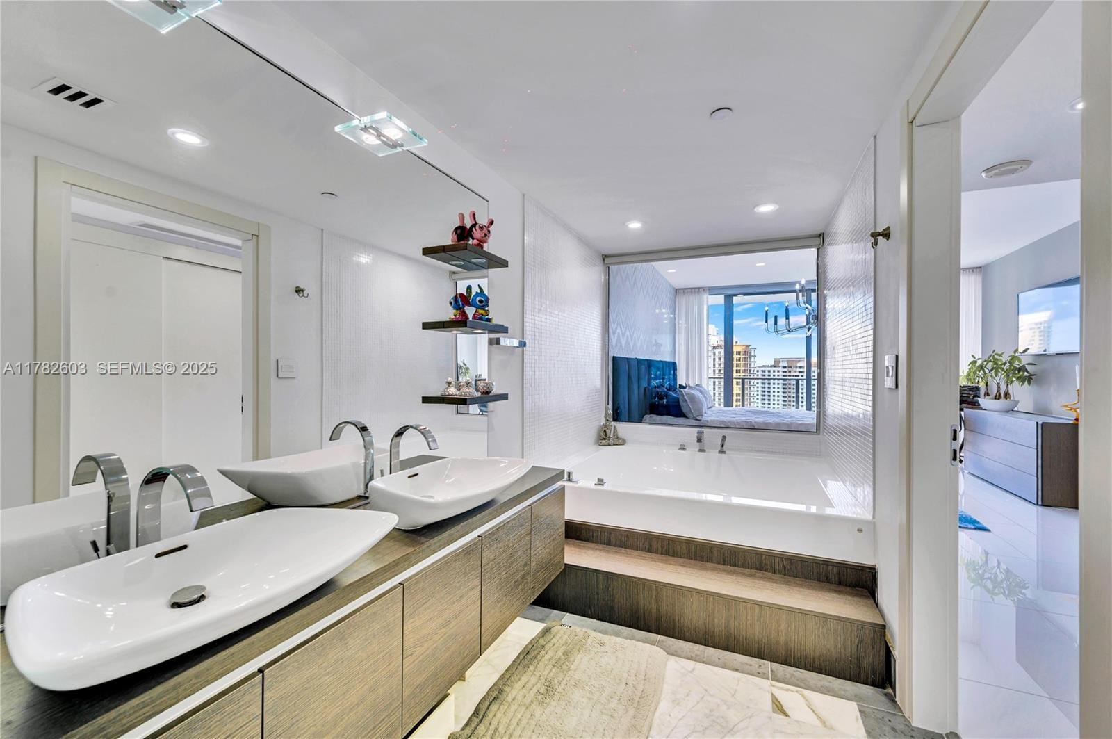 200 Biscayne Boulevard Way 3307, Miami, FL 33131 photo 23