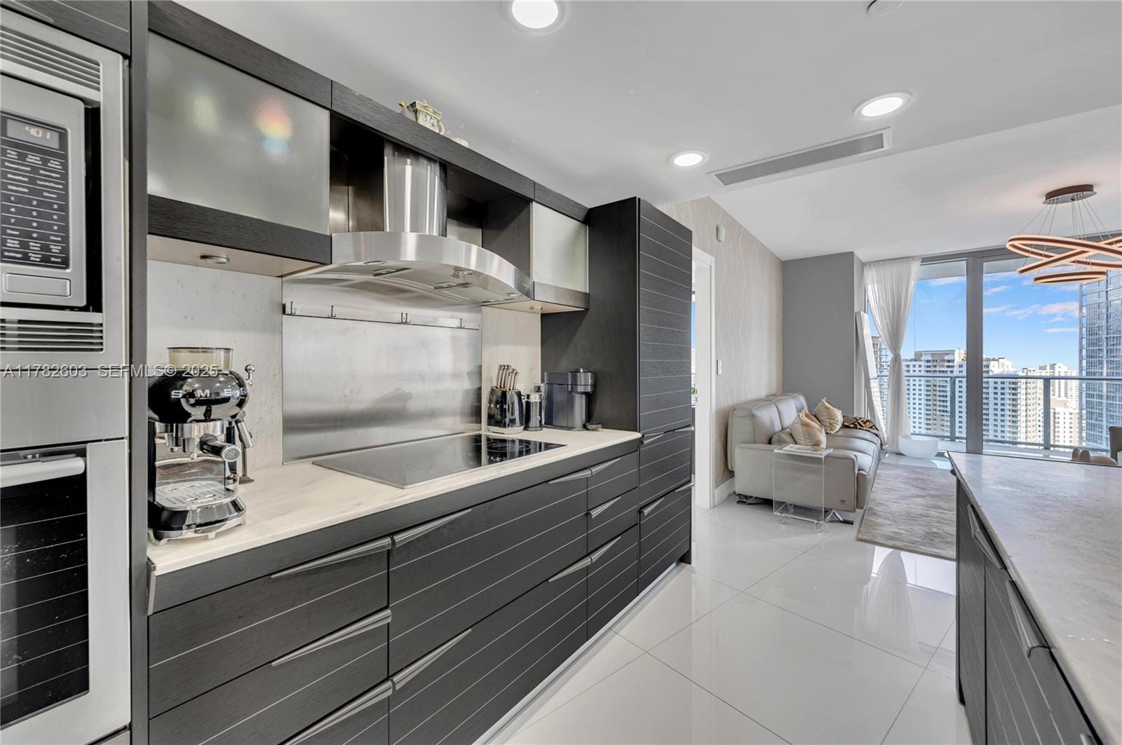 200 Biscayne Boulevard Way 3307, Miami, FL 33131 photo 5