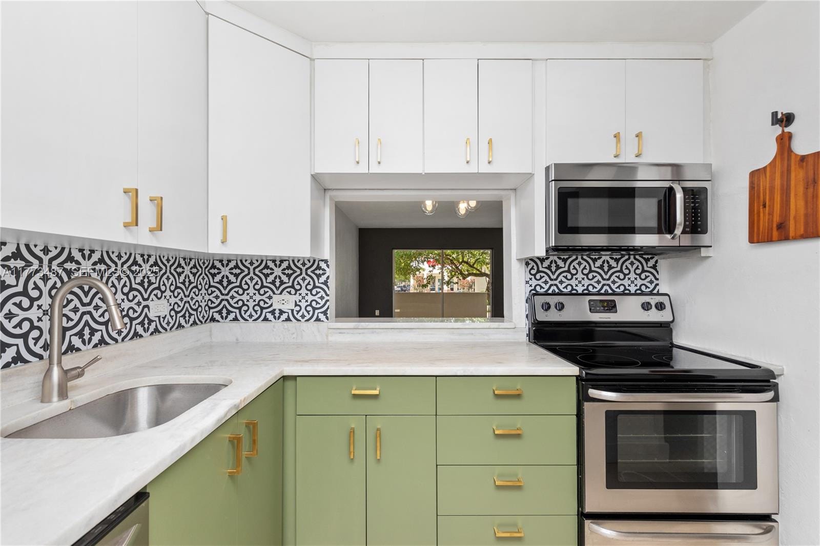 6890 N Kendall Drive B202, Pinecrest, FL 33156