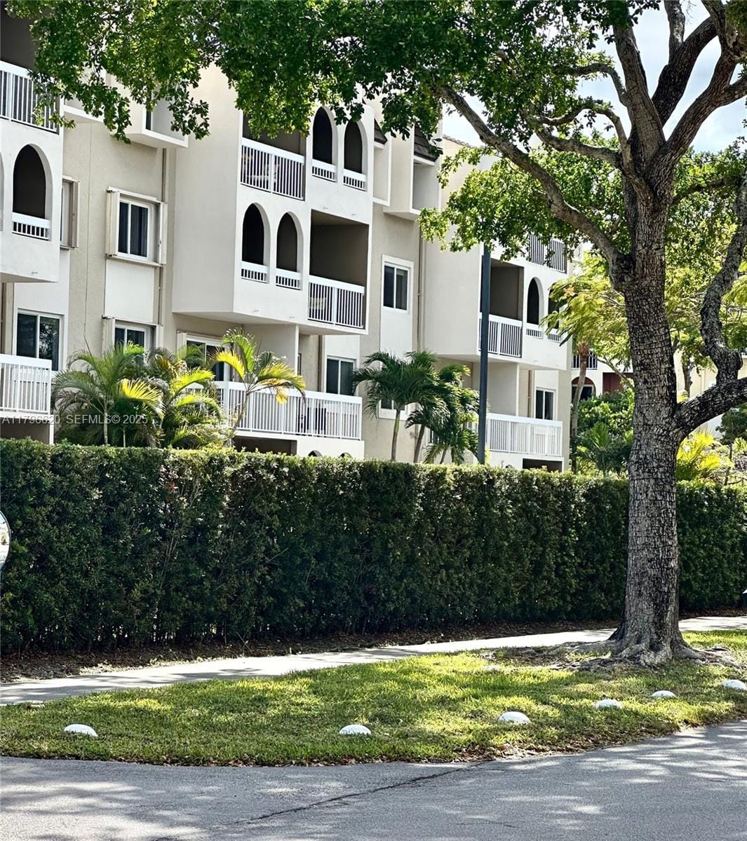 7701 Camino Real A-401, Miami, FL 33143 photo 2