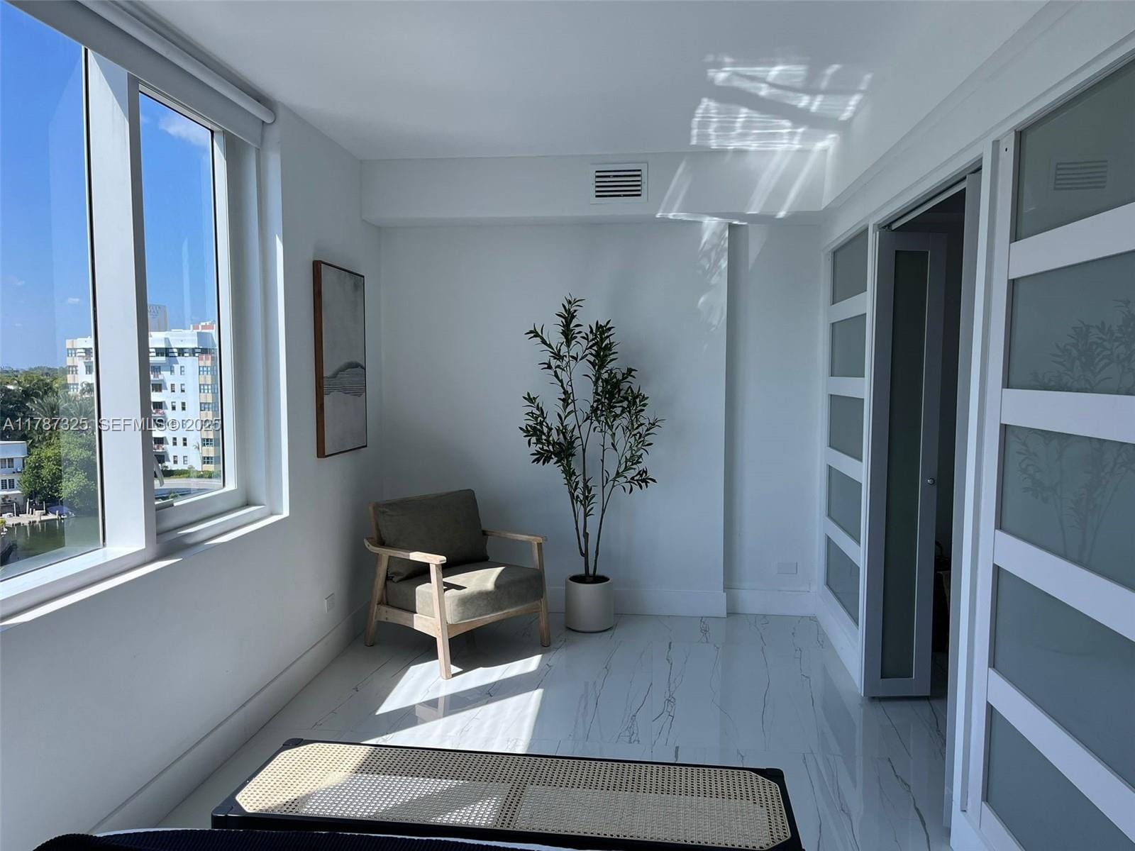 2301 Collins Avenue 628 — photo 8