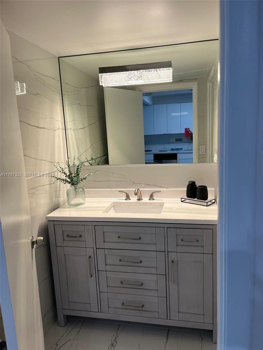 2301 Collins Avenue 628 — photo 9