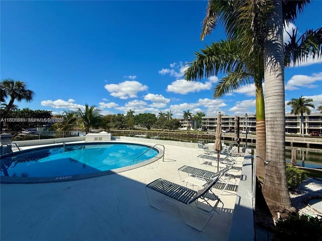 467 Golden Isles Drive 307, Hallandale Beach, FL 33009