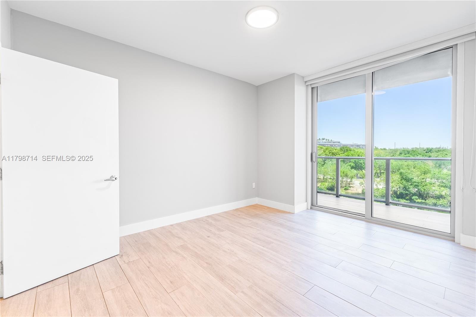 16385 Biscayne Boulevard 404, North Miami Beach, FL 33160 photo 17
