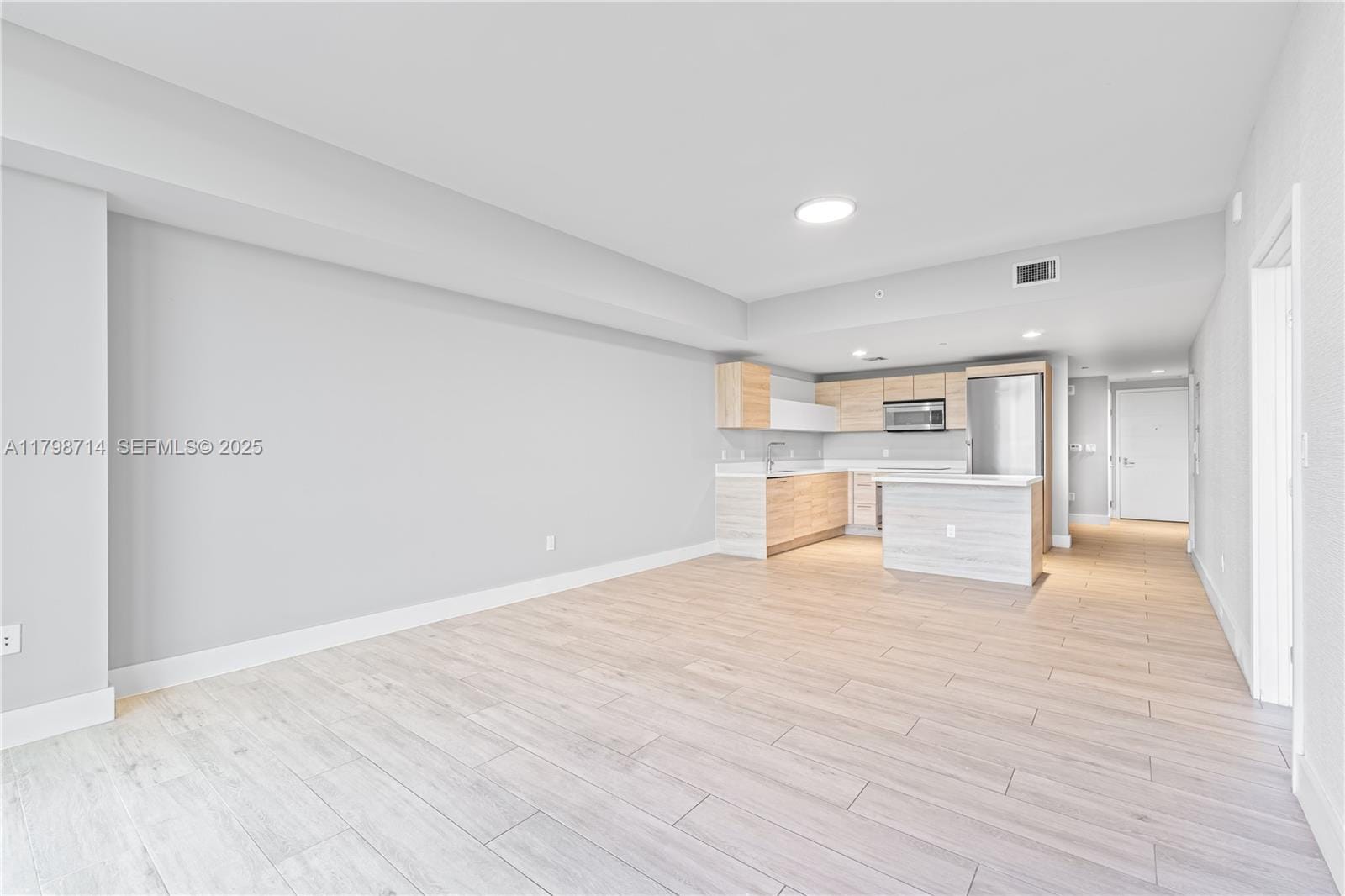 16385 Biscayne Boulevard 404, North Miami Beach, FL 33160 photo 20