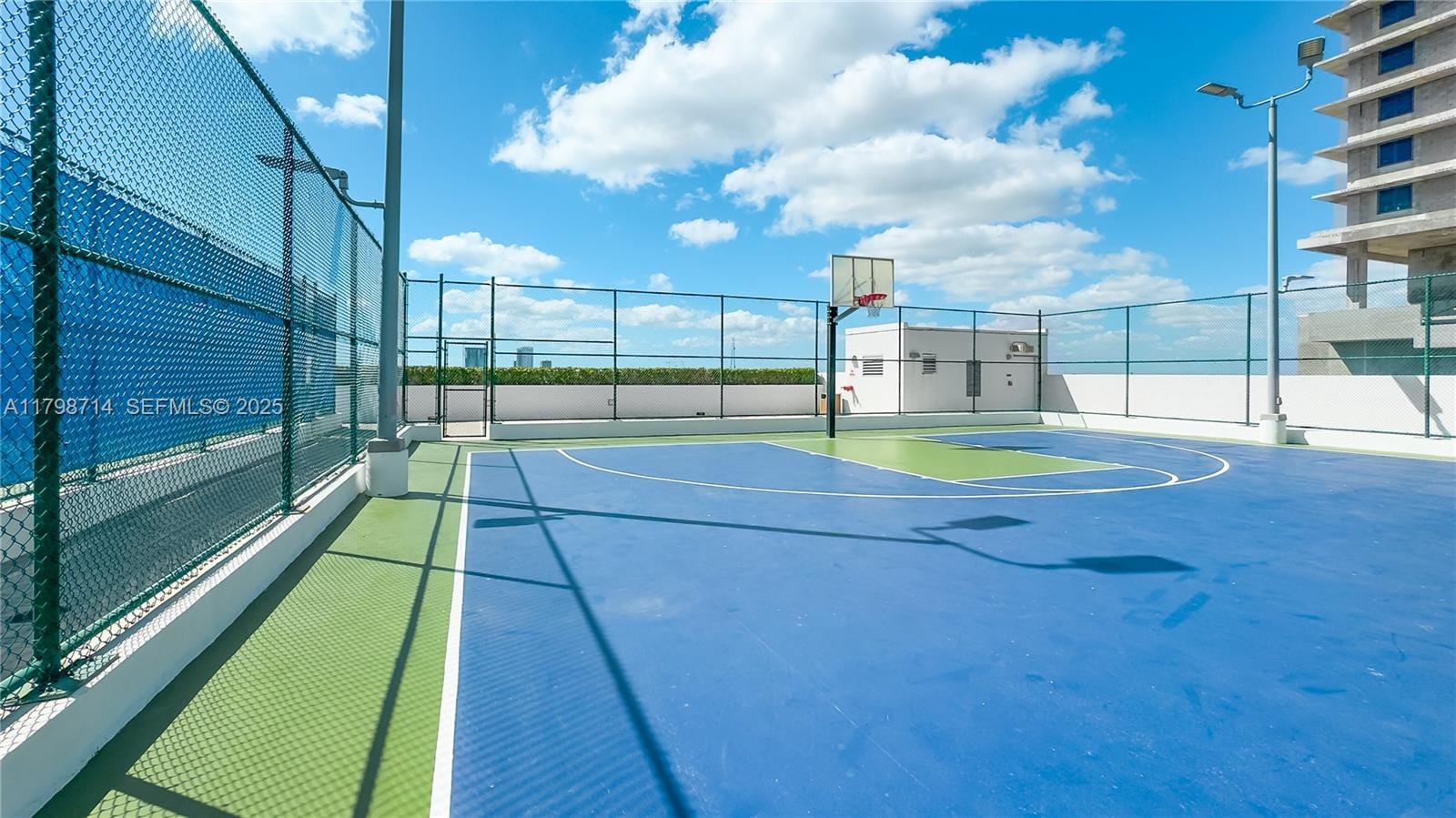16385 Biscayne Boulevard 404, North Miami Beach, FL 33160 photo 26