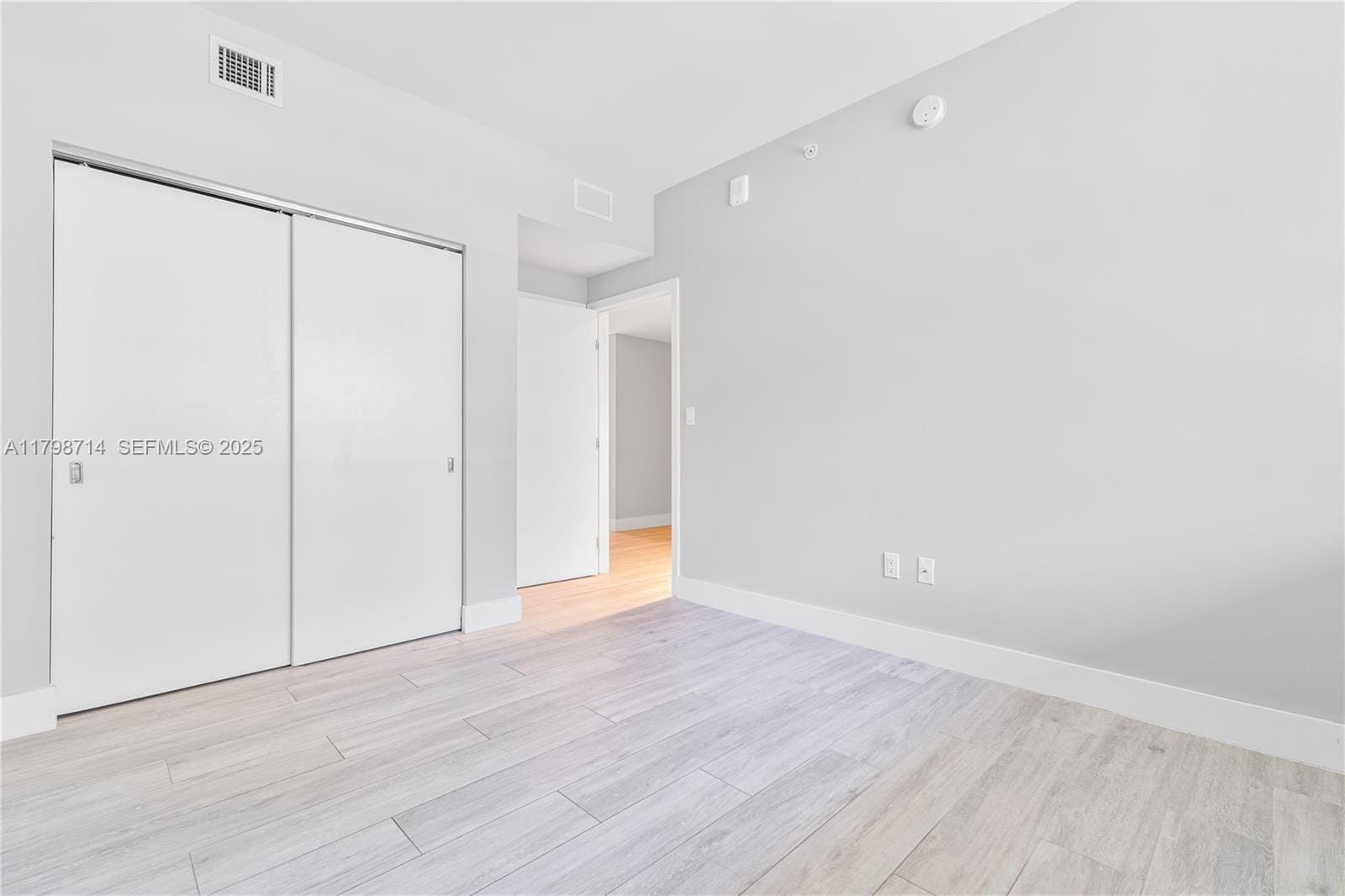 16385 Biscayne Boulevard 404, North Miami Beach, FL 33160 photo 5