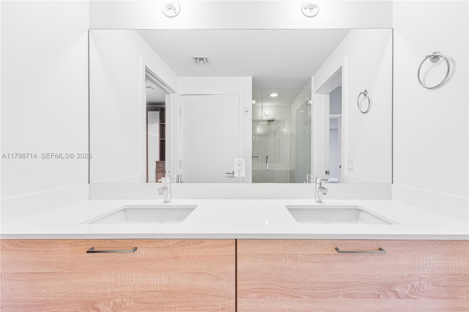 16385 Biscayne Boulevard 404, North Miami Beach, FL 33160 photo 7