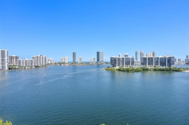 3300 NE 188th Street UPH15 + ROOF TOP, Aventura, FL 33180