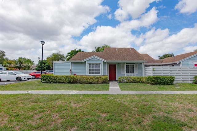 14700 SW 139th Avenue 2-40, Miami, FL 33186