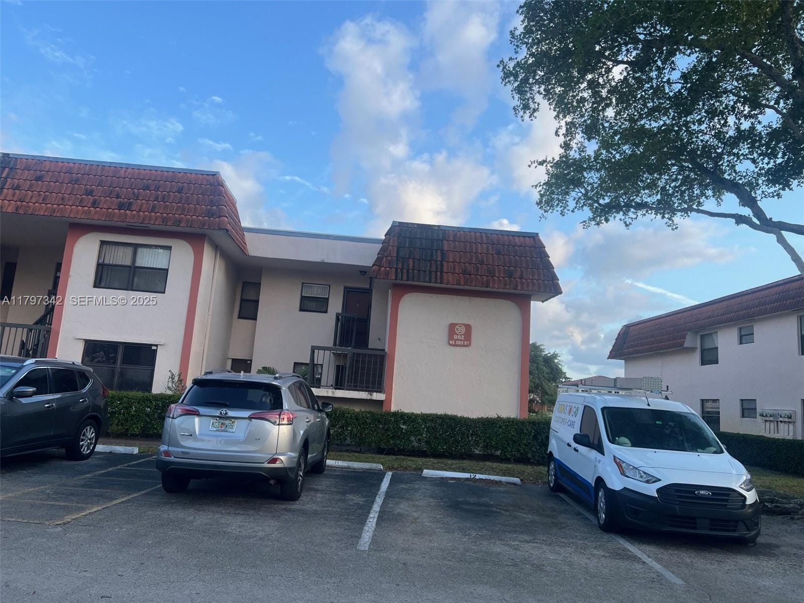 862 209th 206, Miami, FL 33179