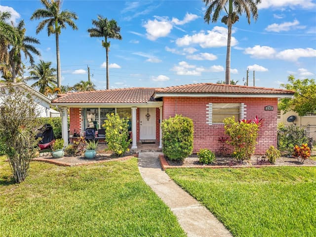 232 SE 6th Street, Dania Beach, FL 33004