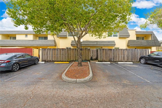 8425 SW 137th Avenue 8425, Miami, FL 33183