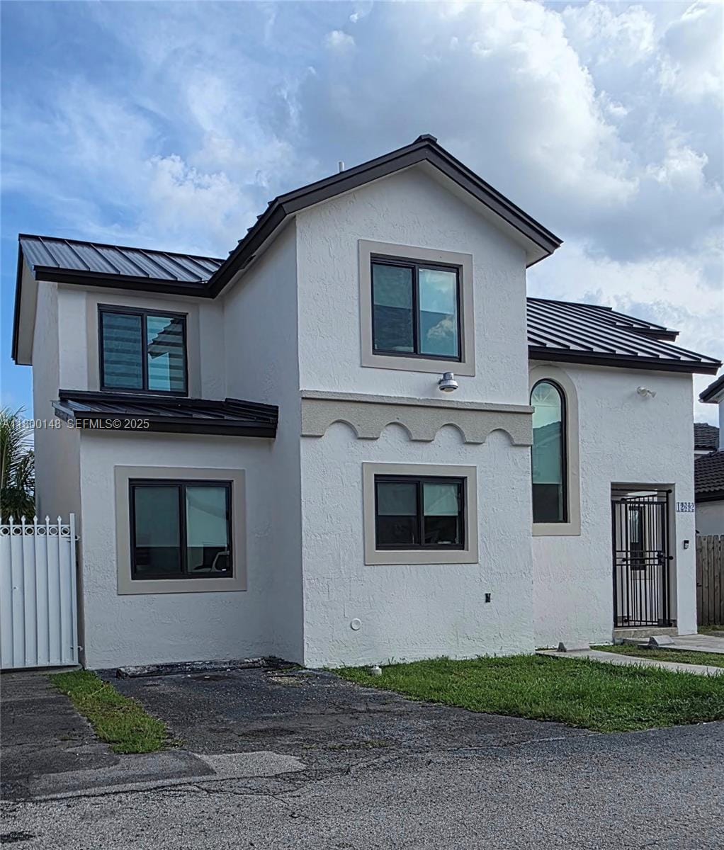 12692 NW 8th Trail, Miami, FL 33182 photo 2