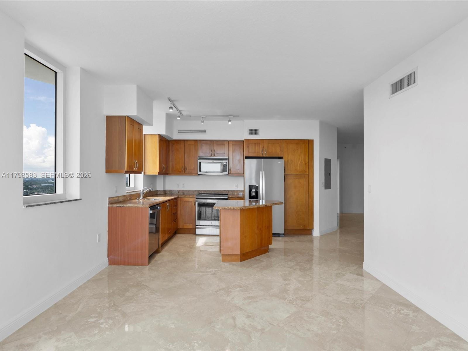 1745 E Hallandale Beach Boulevard 2007W — photo 4
