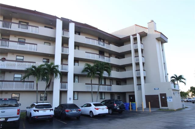 10288 NW 9th St Circle 402, sold in Indian Lk Village Phase 1, Miami, FL