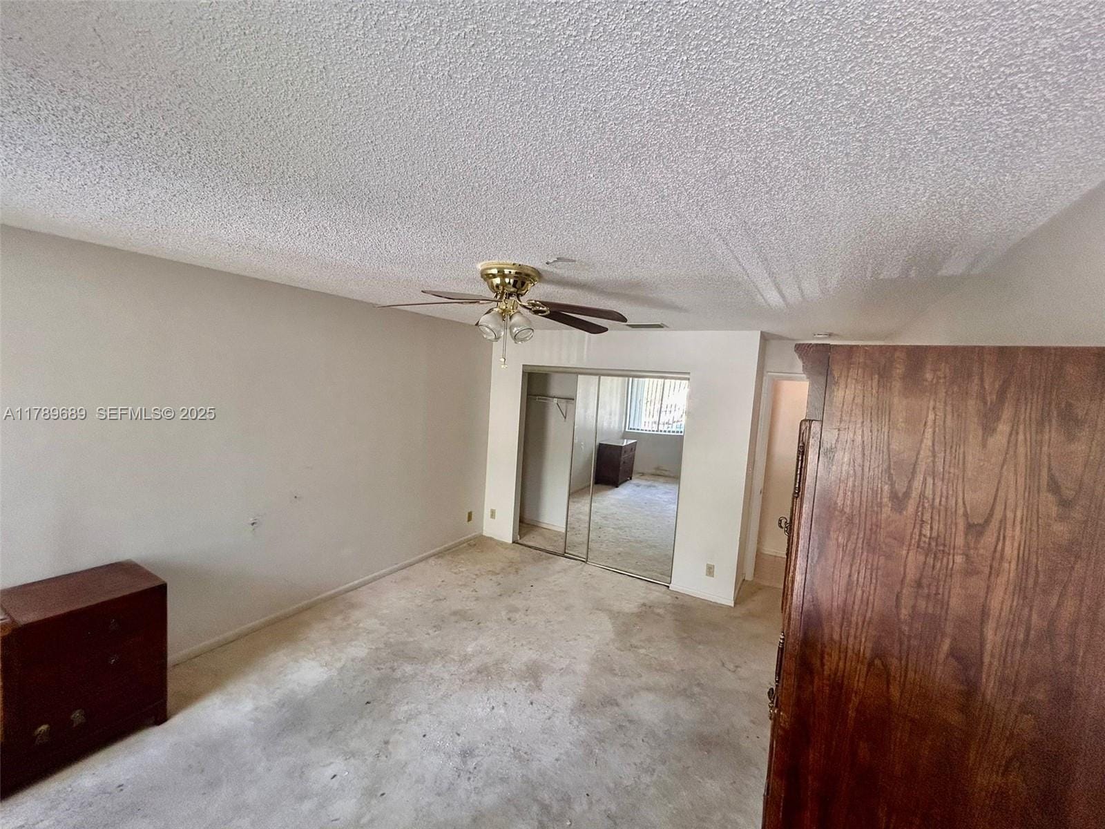 156 W Laurel Drive 1006 — photo 8