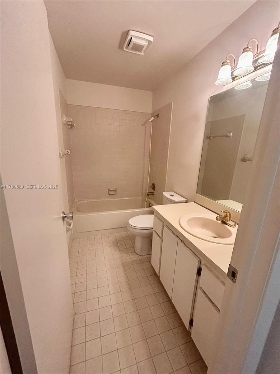 156 W Laurel Drive 1006 — photo 9