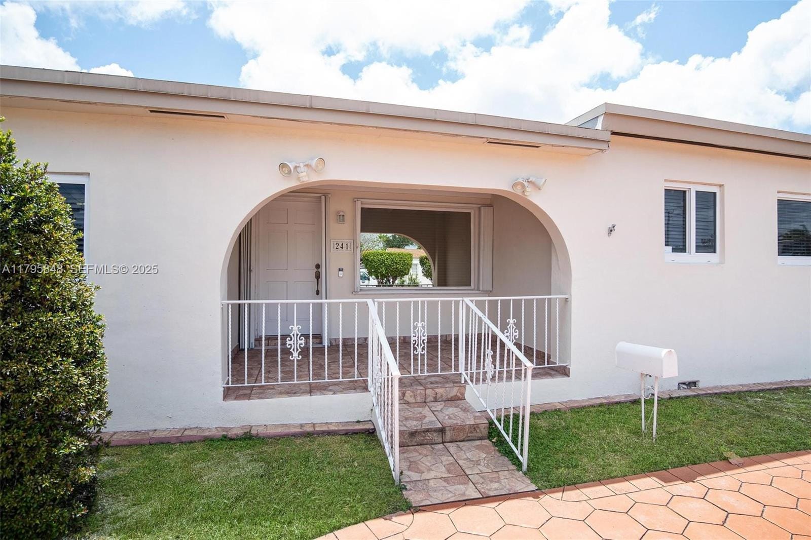241 NW 46th Avenue, Miami, FL 33126 photo 4