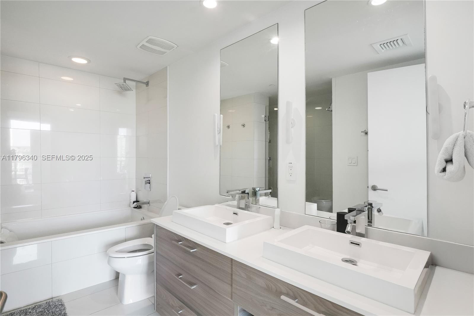 1300 S Miami Avenue 3405, Miami, FL 33130 photo 8