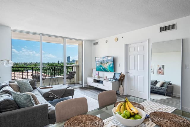 3232 Coral Way 507, Miami, FL 33145